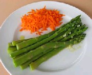 Asperges et carottes en vinaigrette