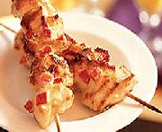 Brochettes de poulet aux poivrons rouges rtis