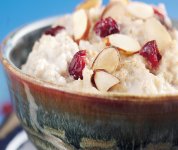 Gruau d'avoine aux amandes et aux cerises