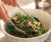 Haricots verts avec tomates schs au soleil et amandes