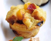 Petits poudings au pain et aux fruits schs