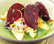 Salade de betteraves et d'avocats