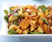 Salade de patates douces, pommes et pinards